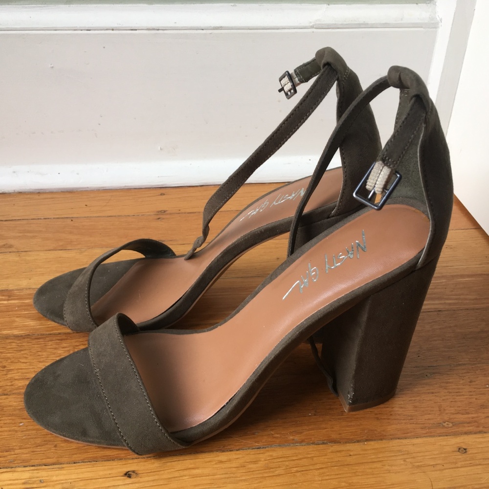 Nasty Gal Size 10 Olive Green Suede Strappy Heels